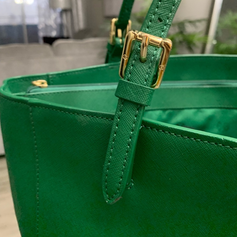 Tory Burch Emerald Green Leather Tote with Gold Accents - Picture 4 of 9